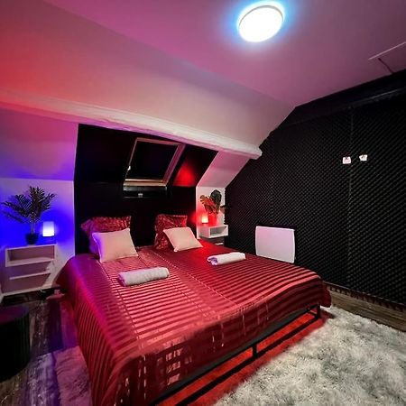 Red Love-Room / Balneo & Plus ! Souppes-sur-Loing Zewnętrze zdjęcie