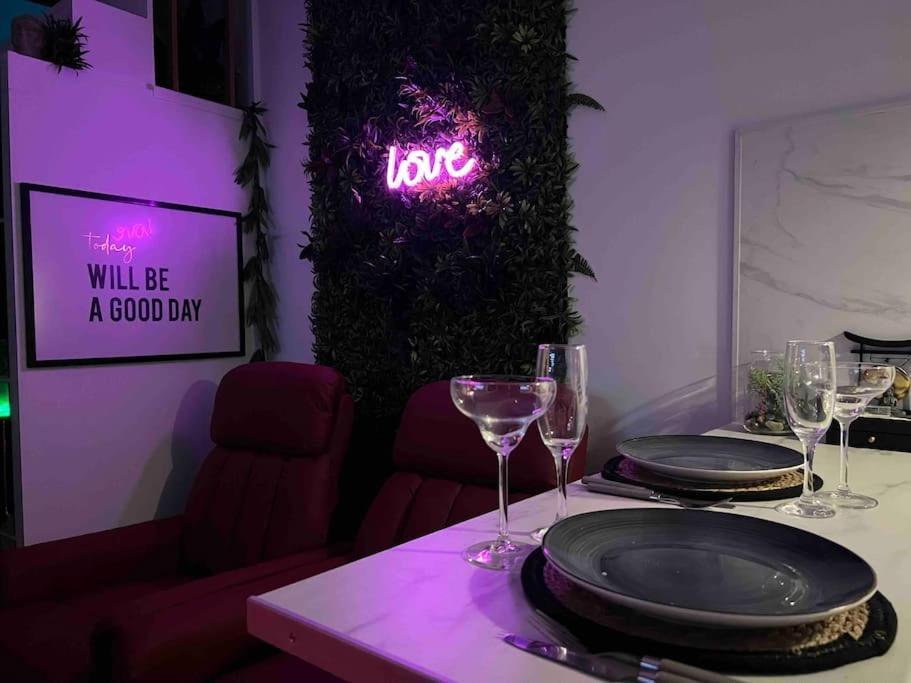 Red Love-Room / Balneo & Plus ! Souppes-sur-Loing Zewnętrze zdjęcie
